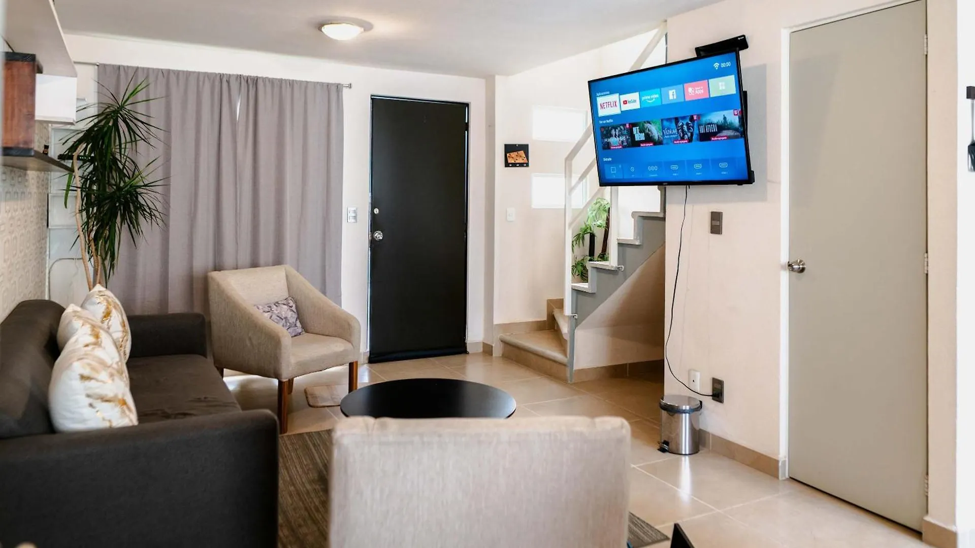 Home In Gated Community Near Valquirico & Airport Huejotzingo