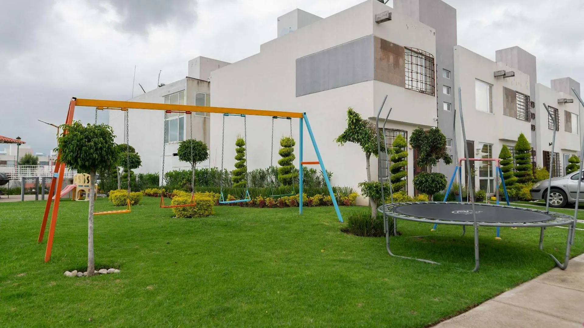 Home In Gated Community Near Valquirico & Airport Huejotzingo
